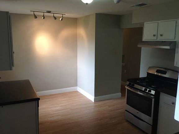 4th image of 2327 Loyce Dr
