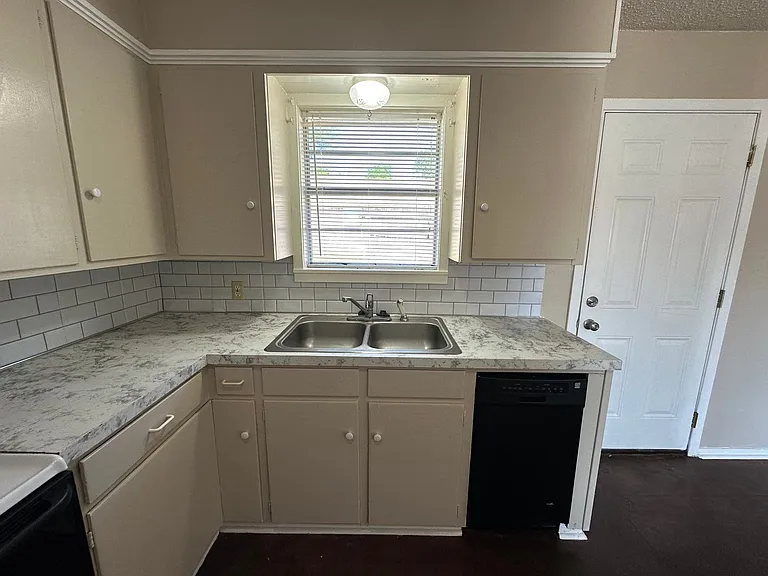 210 Memory Ln — Photo 5