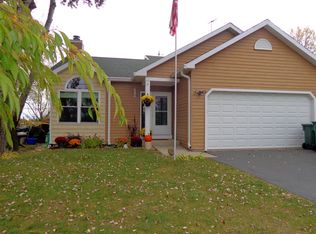 101 Waveland Ave, Gurnee, IL 60031