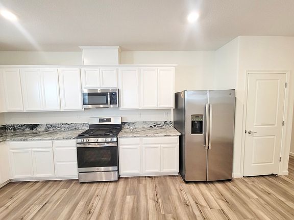 5th image of 4017 Newmarket St