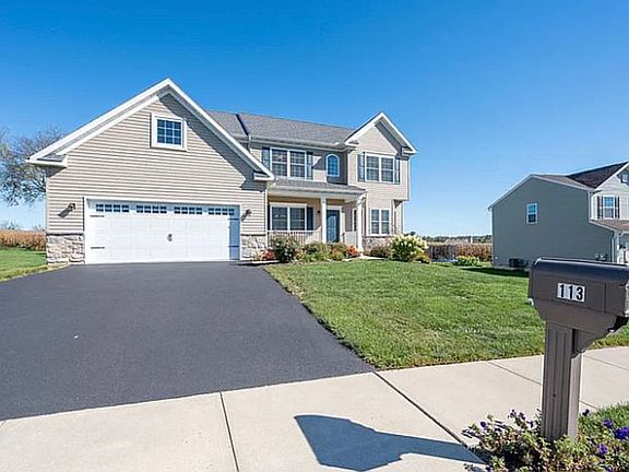 3rd image of 113 Edinboro Ln