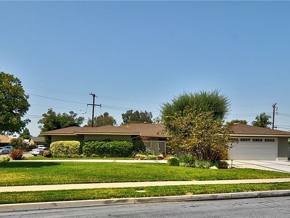 3rd image of 17571 Wellington Ave