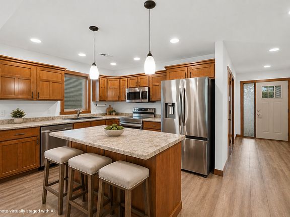 4th image of 1725 Squirrel Way