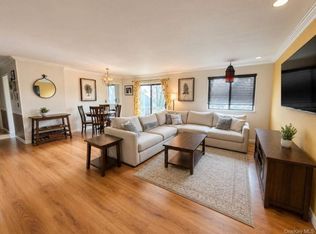 10 Sycamore Dr, Middletown, NY 10940