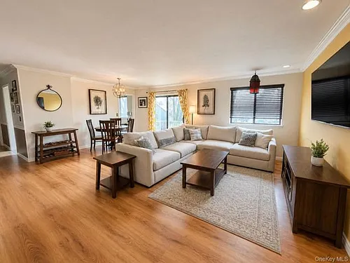 10 Sycamore Dr Photo 1