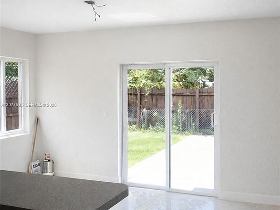 5th image of 318 NE 166th St #318