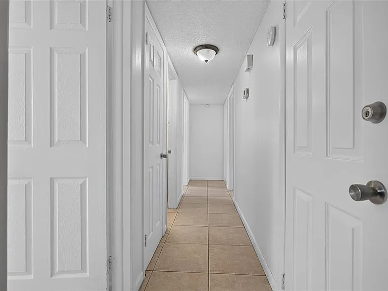 6411 Santa Monica Dr — Photo 13