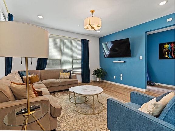 4th image of 607 Arapaho Dr