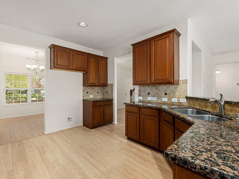 21426 Venture Park Dr — Photo 13
