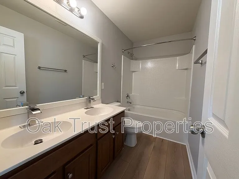 701 Greymohr Ln — Photo 16