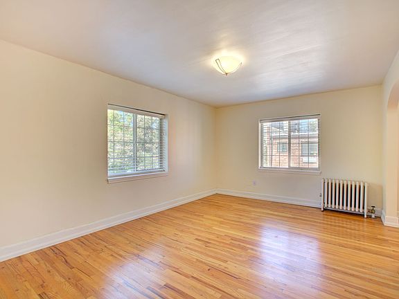 3rd image of 967 N Marion St APT 19