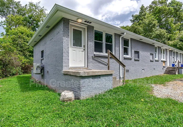 153 Hadley Dr #C — Photo 1