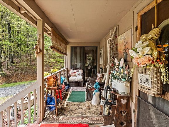 5th image of 863 Paul Goodman Road