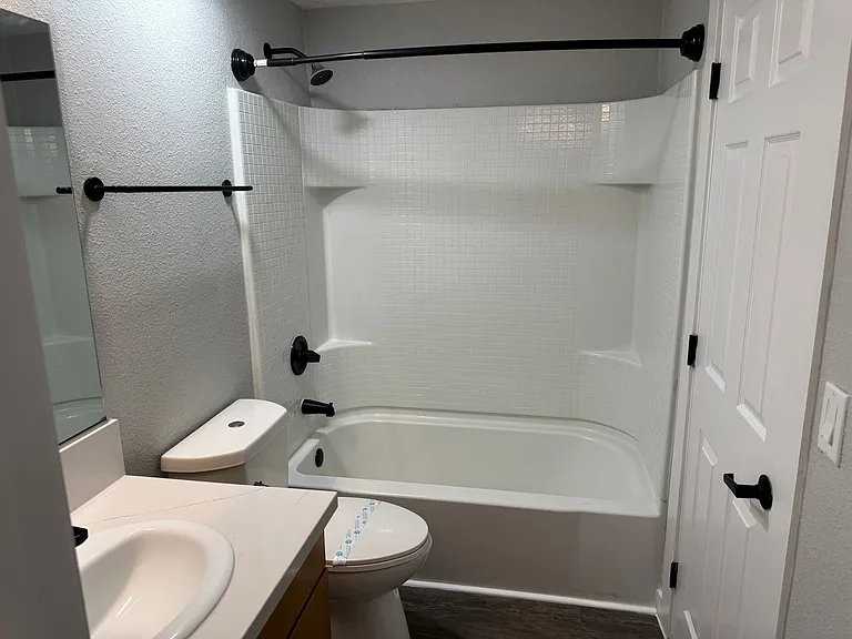 Villa Del Sol Apartments — Photo 131