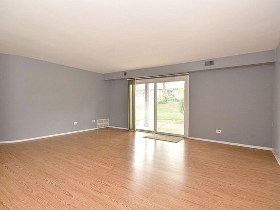 4th image of 4415 Blackhawk Ln APT 105