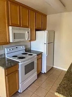 2 bed, 1.5 bath, 794 sqft, $2,449 — Photo 4
