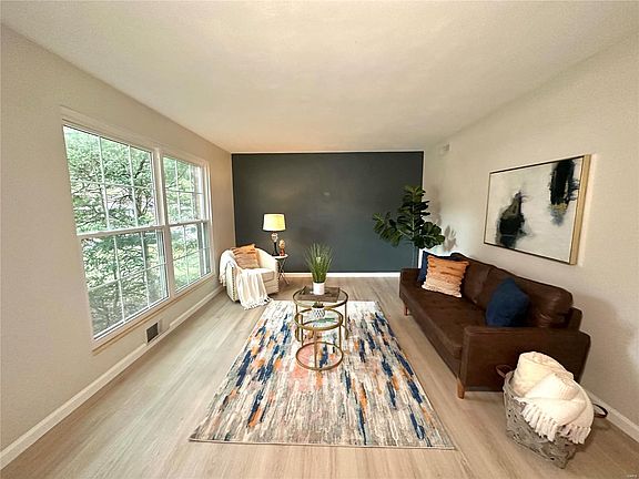 5th image of 1306 De Soto Dr