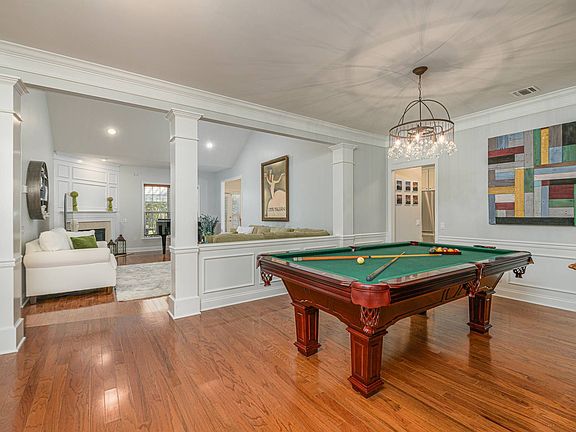 3rd image of 161 Jonathan Ln