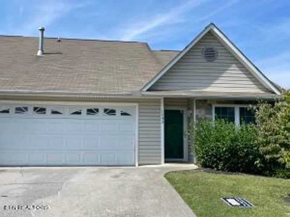 1643 Wood Song Ln