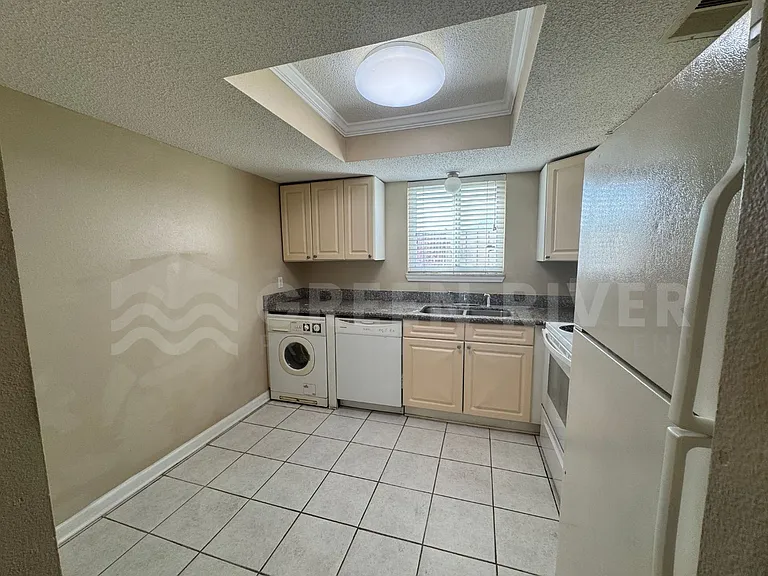 3917 Corrida Ct #2 — Photo 6
