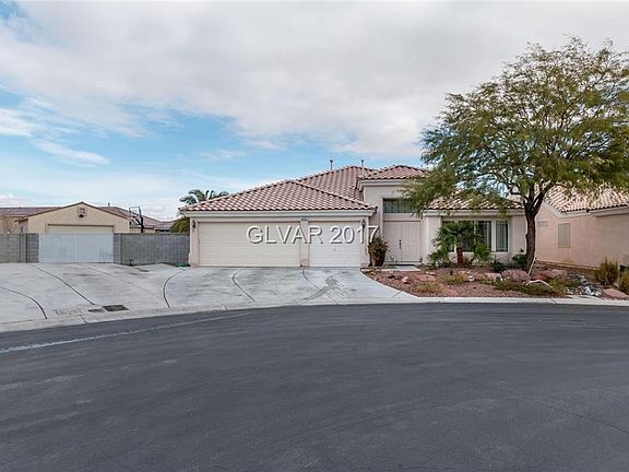 2nd image of 6932 Hazelnut Garden St