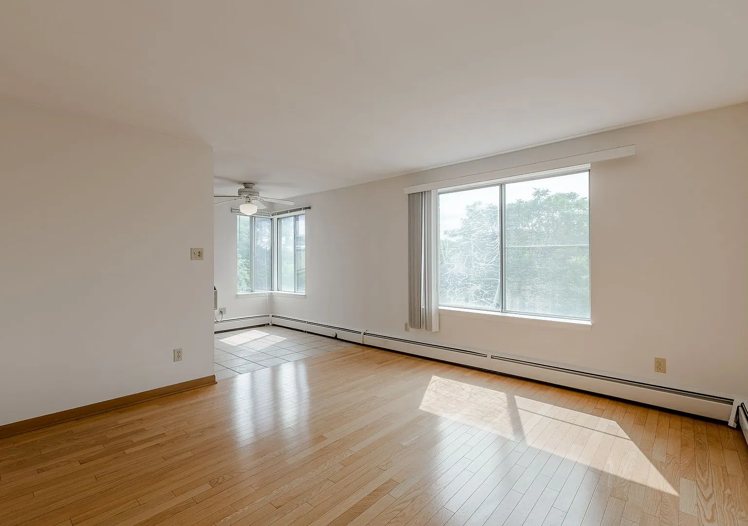 Chicago Place Apartments — Photo 3