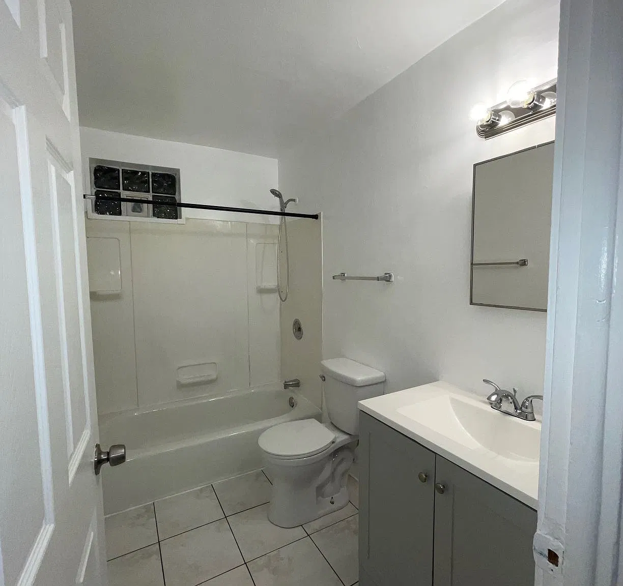 2 bed, 800 sqft, $1,295 — Photo 4