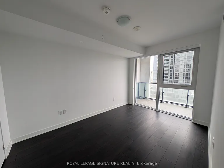 95 Oneida Cres #710 — Photo 8