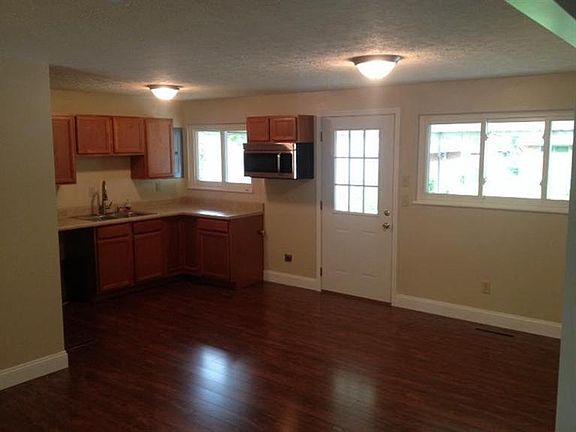 3rd image of 5143 Packard Dr