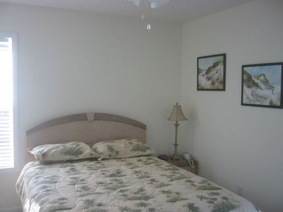 2nd master suite with queen bed