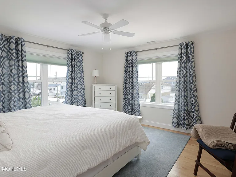 1607 Baltimore Ave — Photo 14