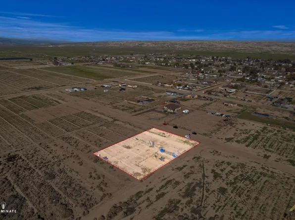 28131 Mustang Ave, Taft, CA 93268