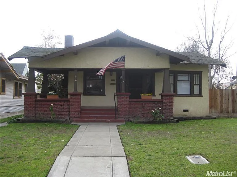 460 W Main St photo 1