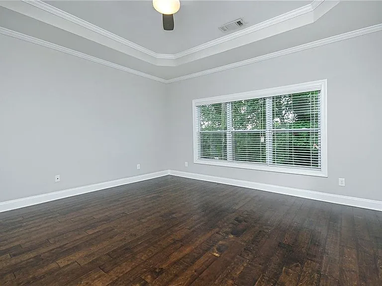 1299 Linden Ct NE — Photo 31
