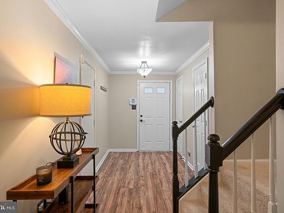 4th image of 303 Sunny Hill Ct