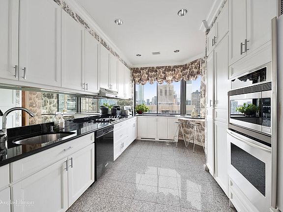 3rd image of 200-210 E 65th St #30W