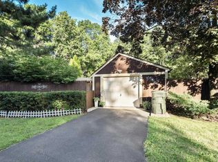 27 Oriole Ln, Howell, NJ 07731