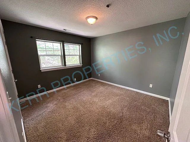 512 SE Espinosa St — Photo 19