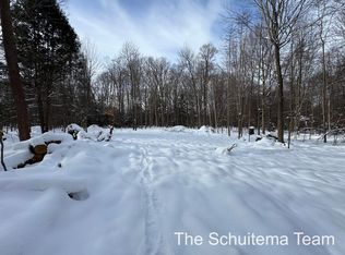 Hickory Rd, Fruitport, MI 49415