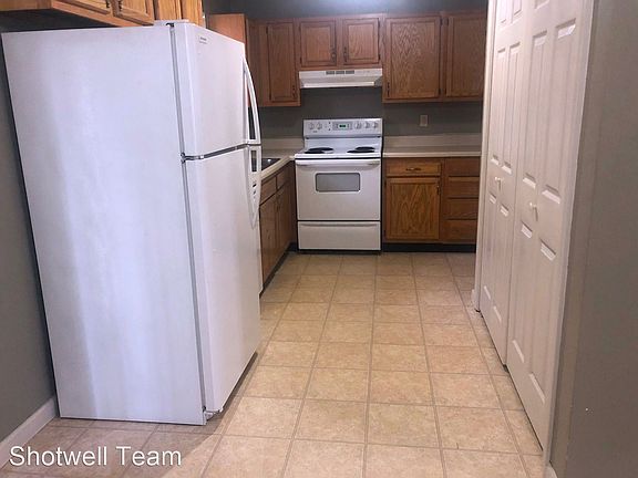4th image of 1449 Schoolcraft Way
