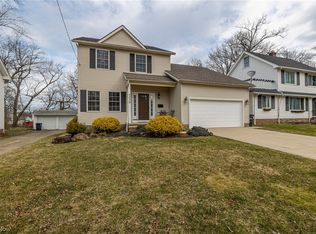 5239 Oakmont Dr, Lyndhurst, OH