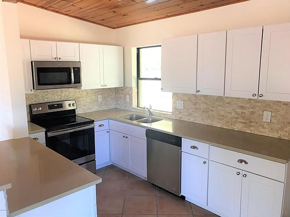 3rd image of 3053 N Palo Verde Ave