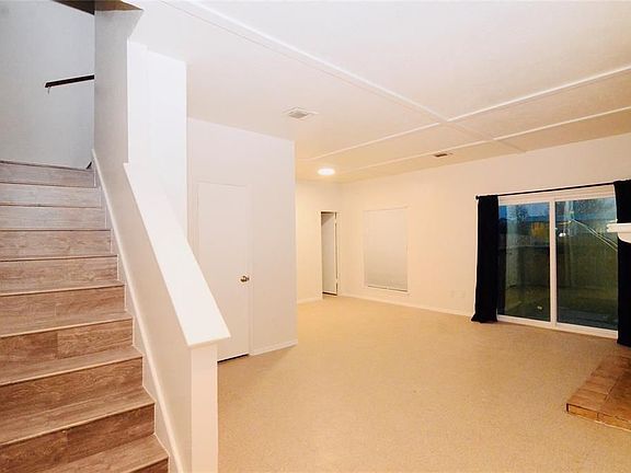3rd image of 11039 Albury Dr