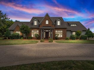 824 Old Scottsville Rd, Bowling Green, KY 42103
