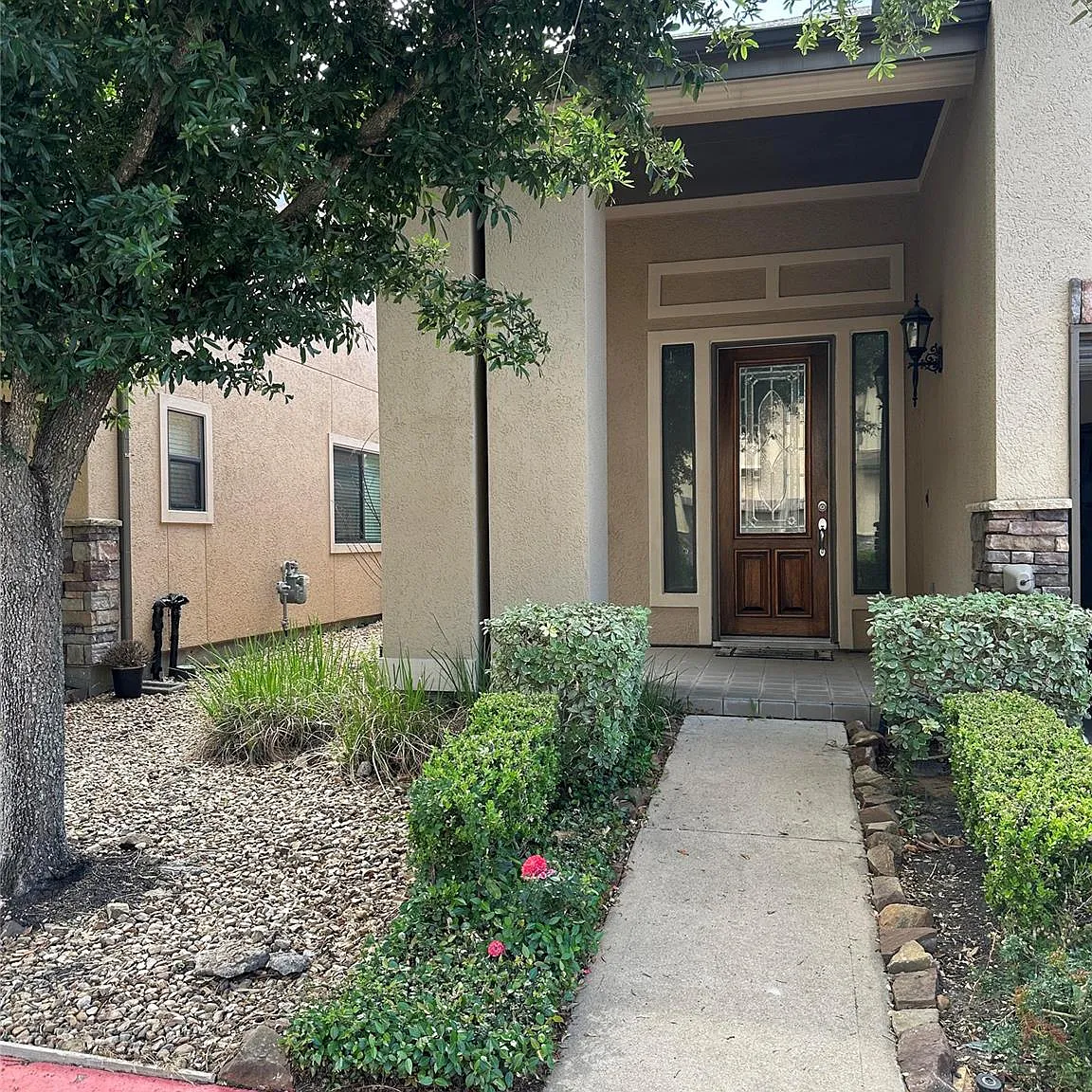 2 bed, 2.0 bath, 2244 sqft, $2,600 — Photo 3