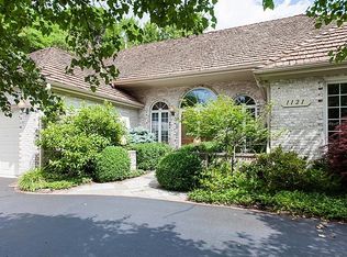 1121 Thoroughbred Cir, Saint Charles, IL 60174