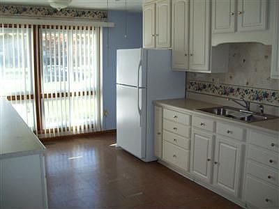 3rd image of 111 Douglas Dr