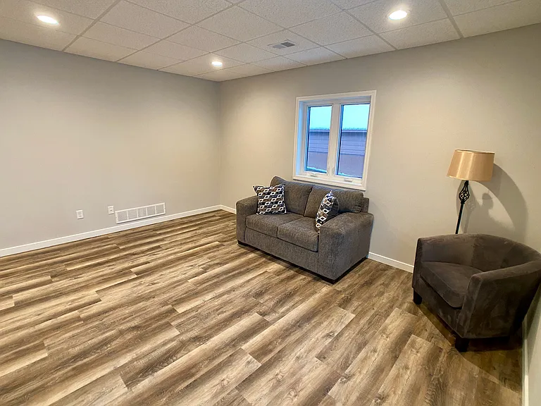 107 Main St E #3 — Photo 2