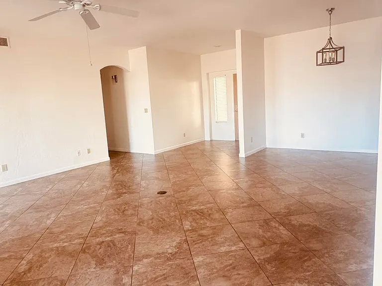 6707 E Kelton Ln — Photo 6