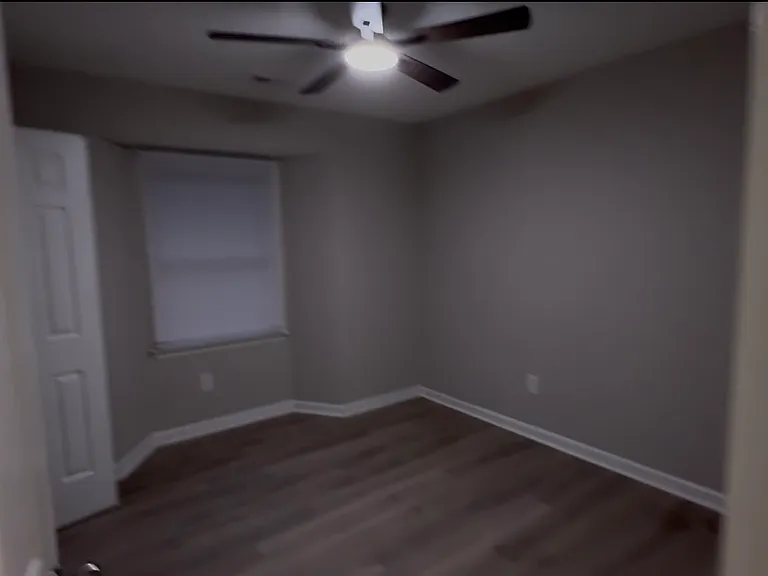 1300 Park Glen Dr #303 — Photo 2